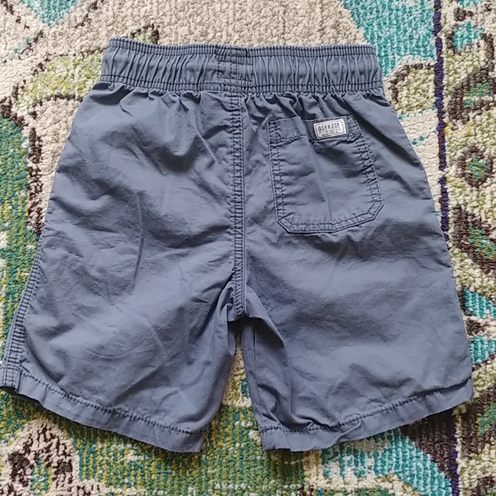 Oshkosh boys pull on shorts - Picture 2 of 4